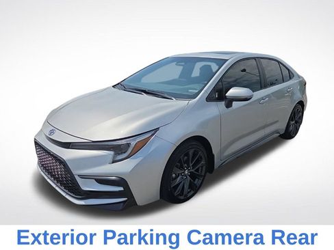 Used 2025 Toyota Corolla XSE FWD image 6