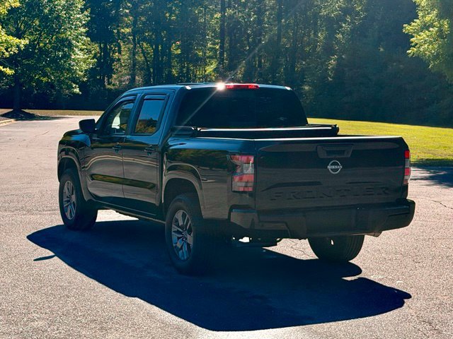 Used 2025 Nissan Frontier SV AWD/4WD image 3