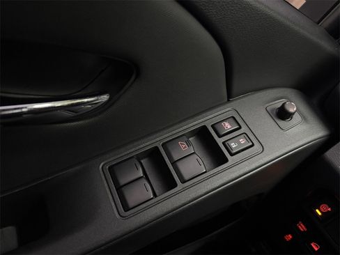 Used 2023 Nissan Frontier SV w/ Midnight Edition Package image 30