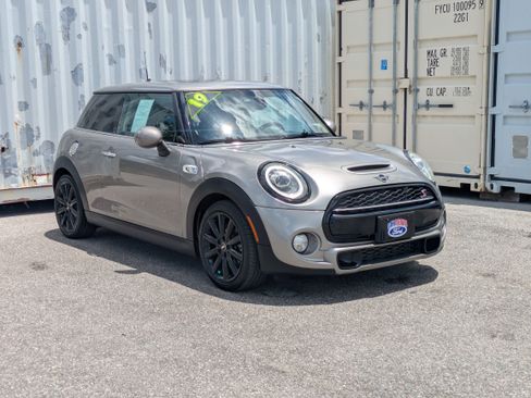 Used 2019 MINI Cooper S FWD image 2