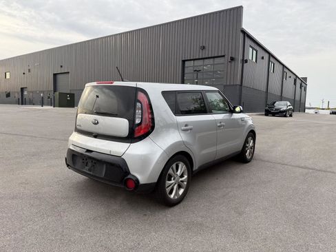 Used 2016 Kia Soul + w/ Primo Package FWD image 3