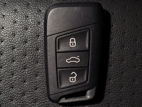 Used 2020 Volkswagen Jetta SE FWD image 32