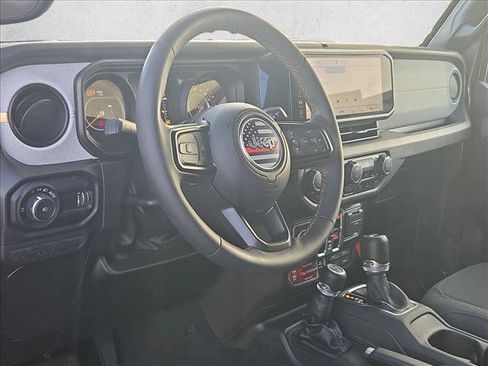 Used 2024 Jeep Wrangler Unlimited Sport AWD/4WD image 10