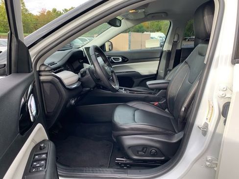 Used 2022 Jeep Compass Limited image 34