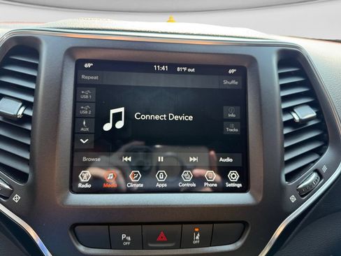 Used 2021 Jeep Cherokee Trailhawk w/ Comfort/Convenience Group AWD/4WD image 24