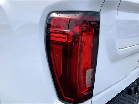 Used 2023 GMC Sierra 2500 AT4 w/ AT4 Premium Plus Package AWD/4WD image 27