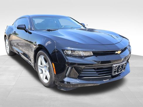 Used 2017 Chevrolet Camaro LT RWD image 12