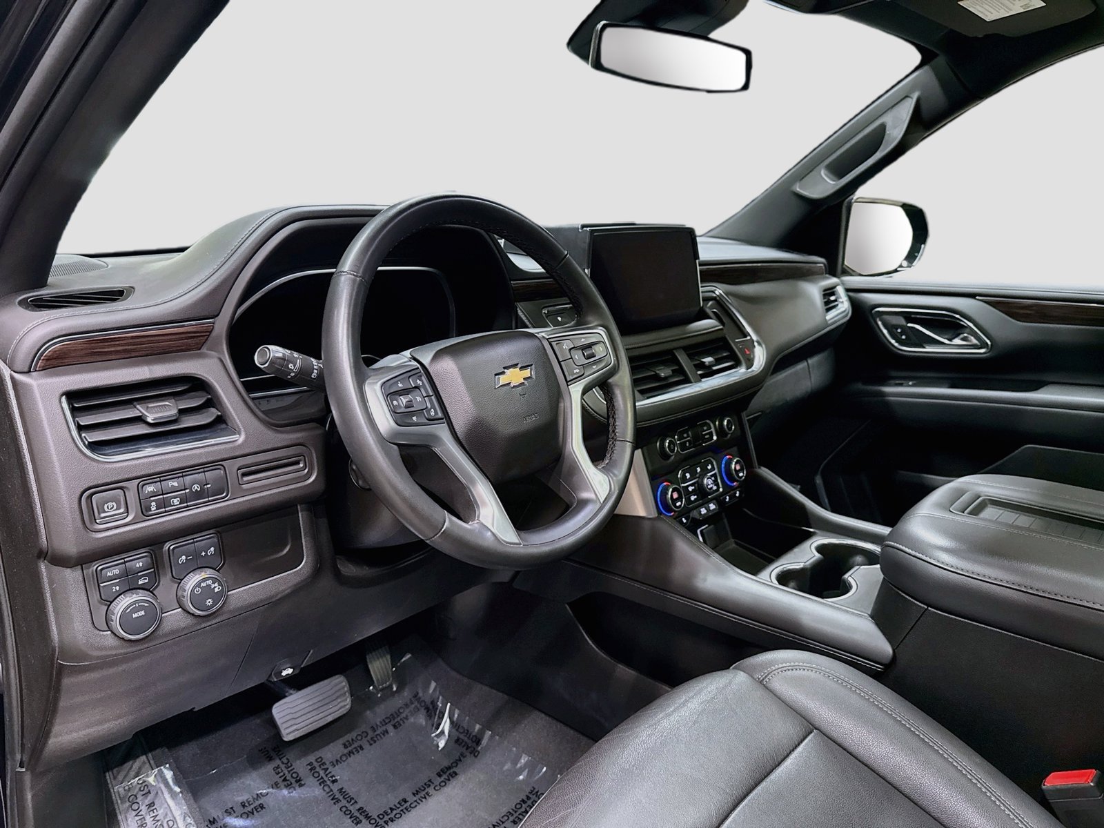 Used 2023 Chevrolet Suburban LT w/ Luxury Package AWD/4WD image 11