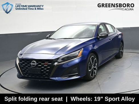 Used 2024 Nissan Altima 2.5 SR FWD image 12
