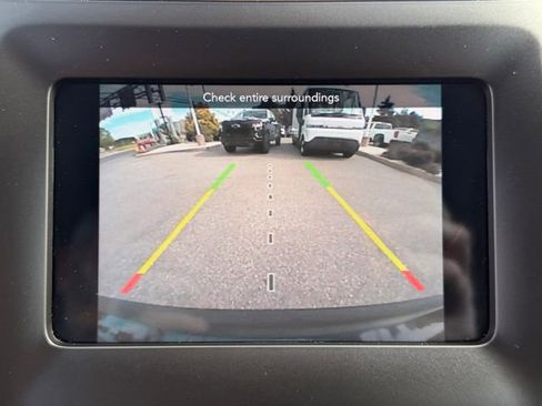 Used 2019 Jeep Cherokee Latitude Plus w/ Cold Weather Group AWD/4WD image 6