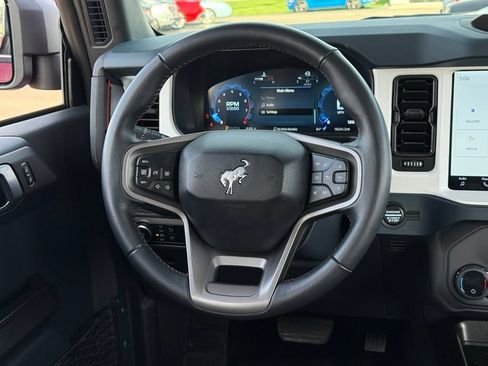 Used 2025 Ford Bronco Heritage Edition AWD/4WD image 7