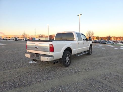 Used 2013 Ford F250 Platinum w/ FX4 Off Road Pkg image 5