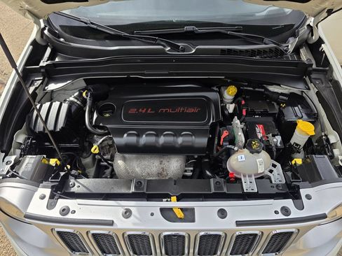 Used 2015 Jeep Renegade Limited AWD/4WD image 39