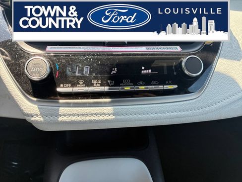 Used 2024 Toyota Corolla SE FWD image 11