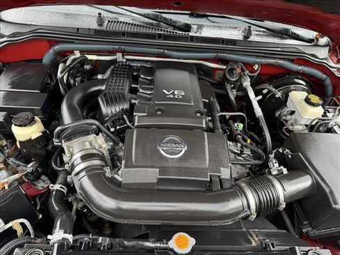 Used 2010 Nissan Pathfinder SE AWD/4WD image 22
