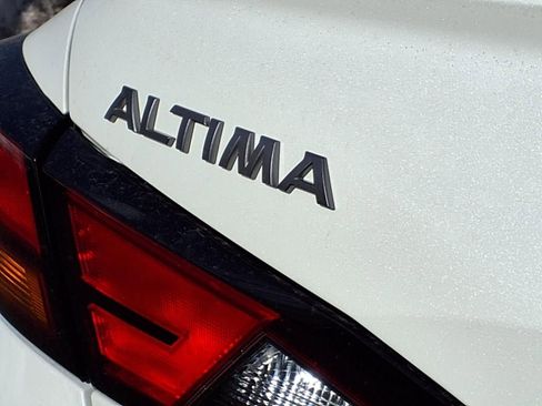 New 2025 Nissan Altima 2.5 SL image 16