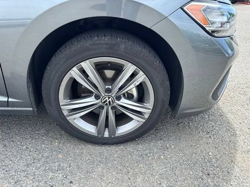 Used 2024 Volkswagen Jetta SE FWD image 9
