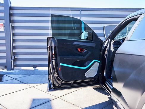 Used 2024 Lamborghini Urus Performante image 38