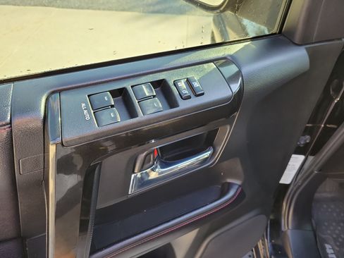 Used 2017 Toyota 4Runner TRD Off-Road AWD/4WD image 11