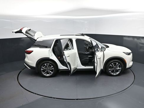 Certified 2023 INFINITI QX60 Luxe w/ Performance Audio Package image 53