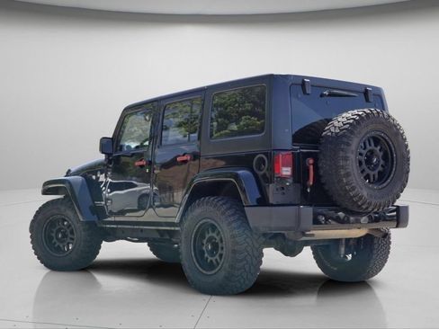 Used 2018 Jeep Wrangler Unlimited Sahara AWD/4WD image 13