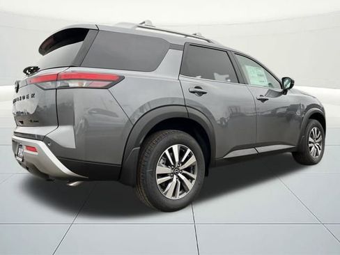 New 2025 Nissan Pathfinder SL w/ Black Appearance Package image 5