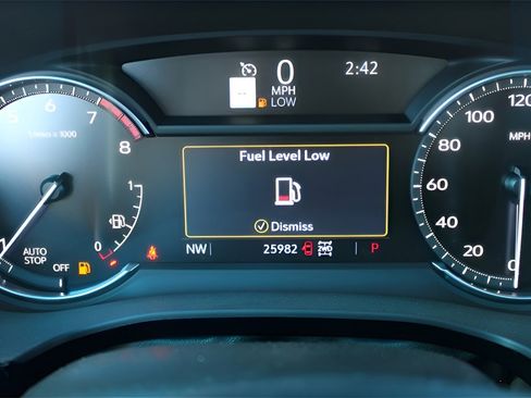 Used 2025 Cadillac XT6 Premium Luxury image 8