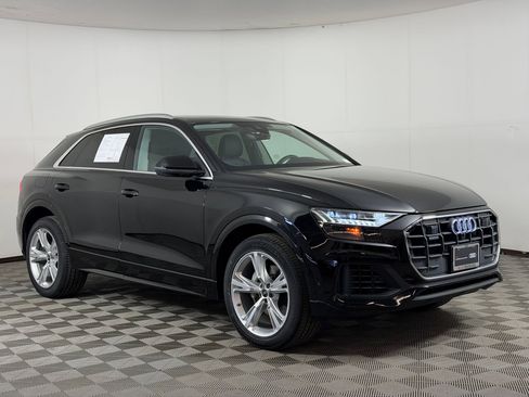 Used 2023 Audi Q8 Premium w/ Convenience Package image 7