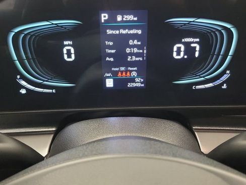 Used 2025 Kia Sportage EX FWD image 22