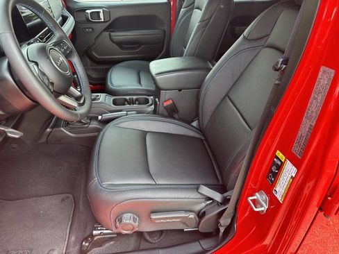 Certified 2025 Jeep Wrangler Unlimited Rubicon 4xe w/ Safety Group AWD/4WD image 10
