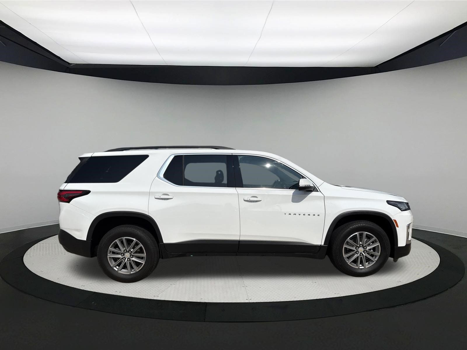 Used 2023 Chevrolet Traverse LT AWD/4WD image 6