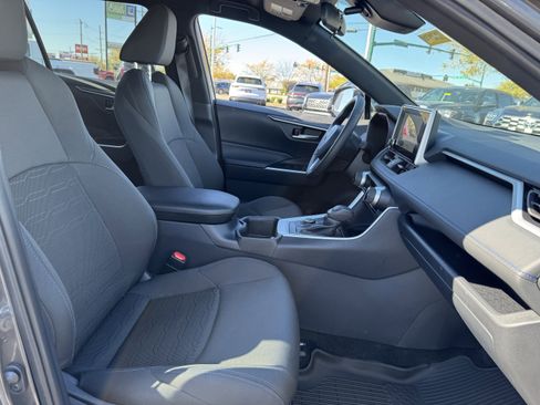 Used 2025 Toyota RAV4 SE image 37