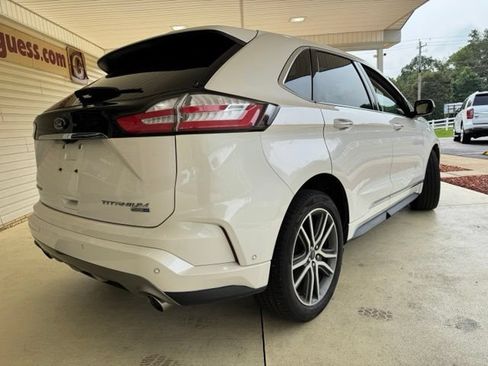 Used 2019 Ford Edge Titanium w/ Equipment Group 301A AWD/4WD image 3
