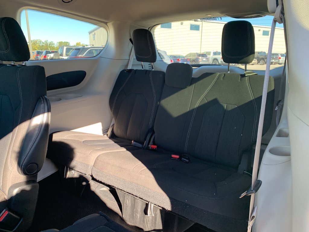 Used 2023 Chrysler Voyager LX FWD image 19