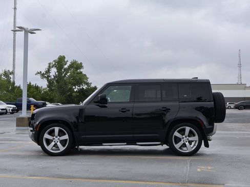 Used 2024 Land Rover Defender 110 SE AWD/4WD image 4