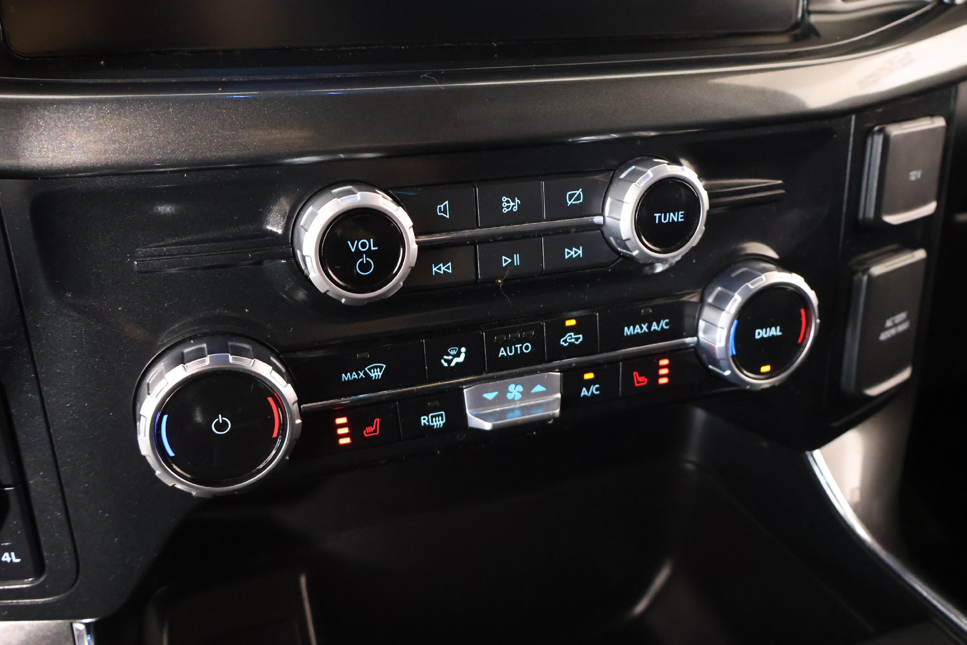 Used 2023 Ford F150 XLT w/ Equipment Group 302A High AWD/4WD image 8