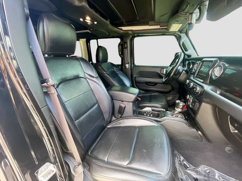 Used 2022 Jeep Wrangler Unlimited Sahara AWD/4WD image 29