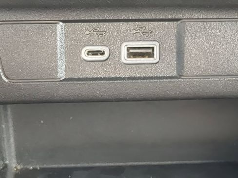 Used 2023 Chevrolet Colorado LT w/ LT Convenience Package image 27