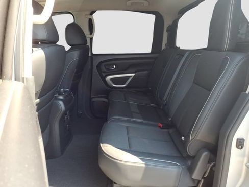 Used 2018 Nissan Titan PRO-4X AWD/4WD image 17