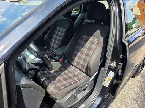 Used 2018 Volkswagen GTI SE FWD image 14