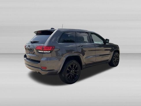 Used 2019 Jeep Grand Cherokee Altitude AWD/4WD image 4