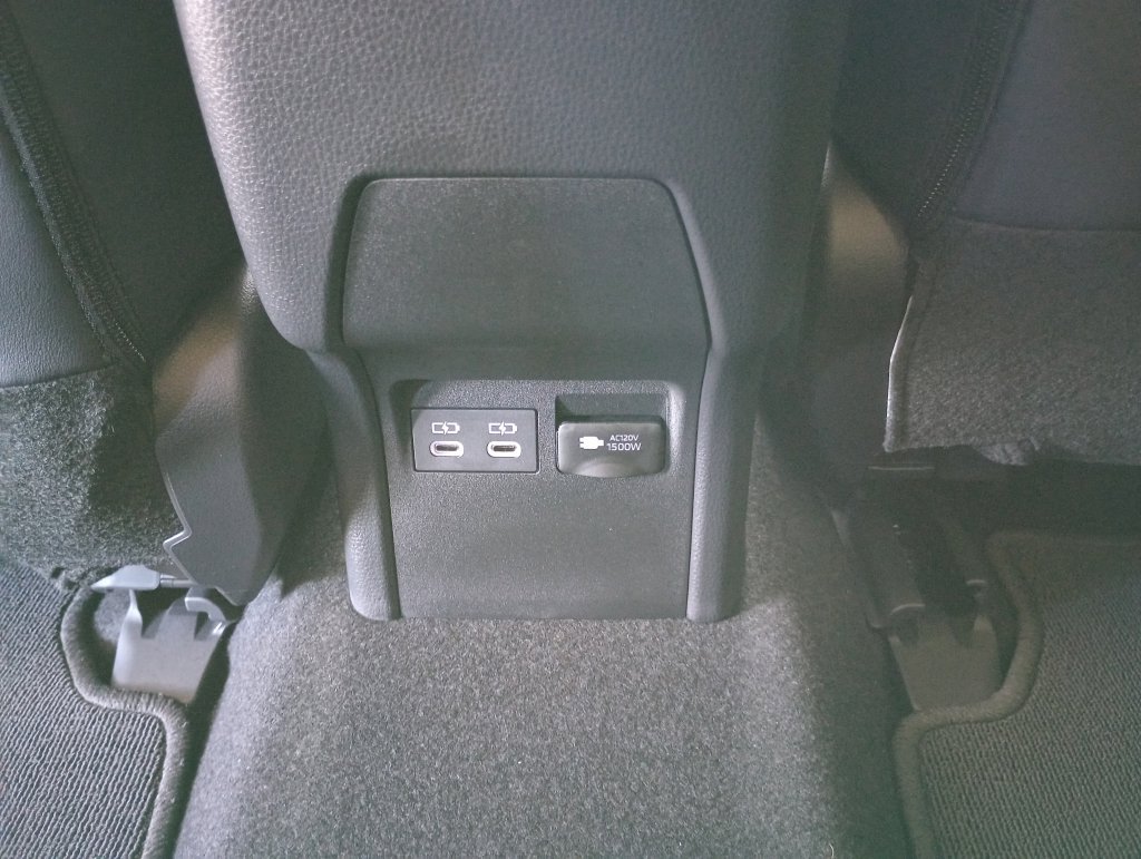 Used 2026 Toyota Prius Plug-In Hybrid FWD image 28