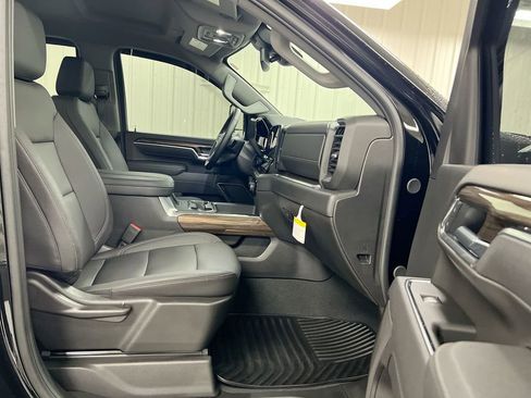 Used 2025 Chevrolet Silverado 2500 LT w/ Trail Boss Package AWD/4WD image 22