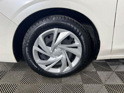 Used 2024 Subaru Impreza 2.0i AWD/4WD image 17