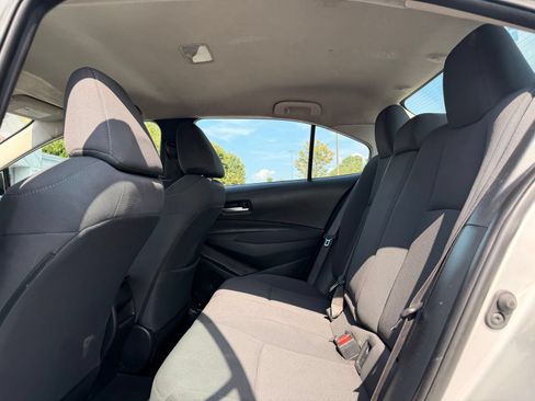 Used 2021 Toyota Corolla LE FWD image 26
