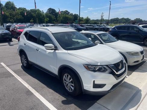 Used 2020 Nissan Rogue SV FWD image 8