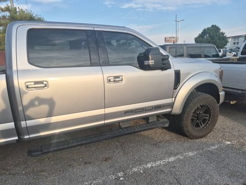 Used 2022 Ford F250 Lariat w/ Black Appearance Package AWD/4WD image 22