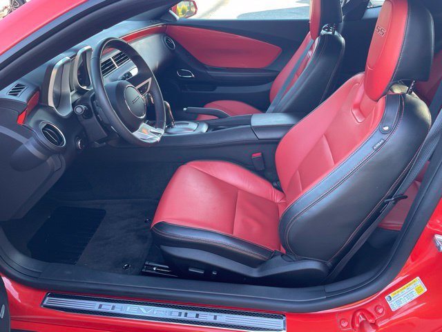 Used 2010 Chevrolet Camaro SS w/ RS Package RWD image 9