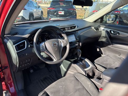 Used 2016 Nissan Rogue SV w/ SV Premium Package image 11