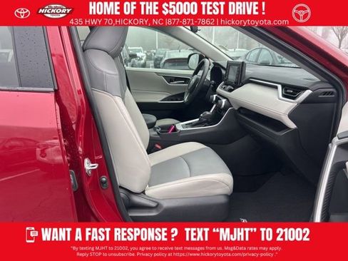 Used 2020 Toyota RAV4 XLE Premium image 17